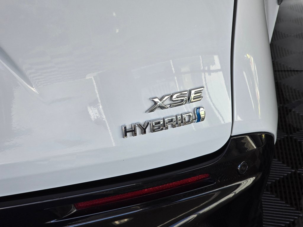 Used 2024 Toyota Sienna XSE AWD/4WD image 13