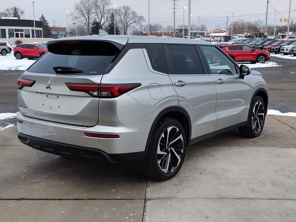 Used 2022 Mitsubishi Outlander ES image 14