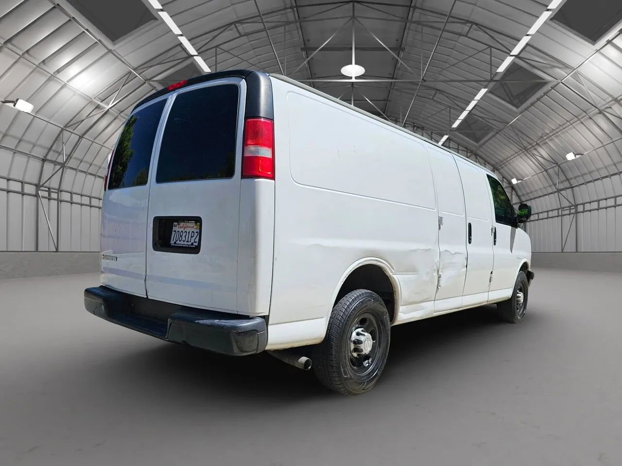 Used 2018 Chevrolet Express 2500 Extended image 9