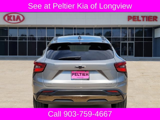 Used 2025 Chevrolet Trax ACTIV w/ Sunroof Package FWD image 5