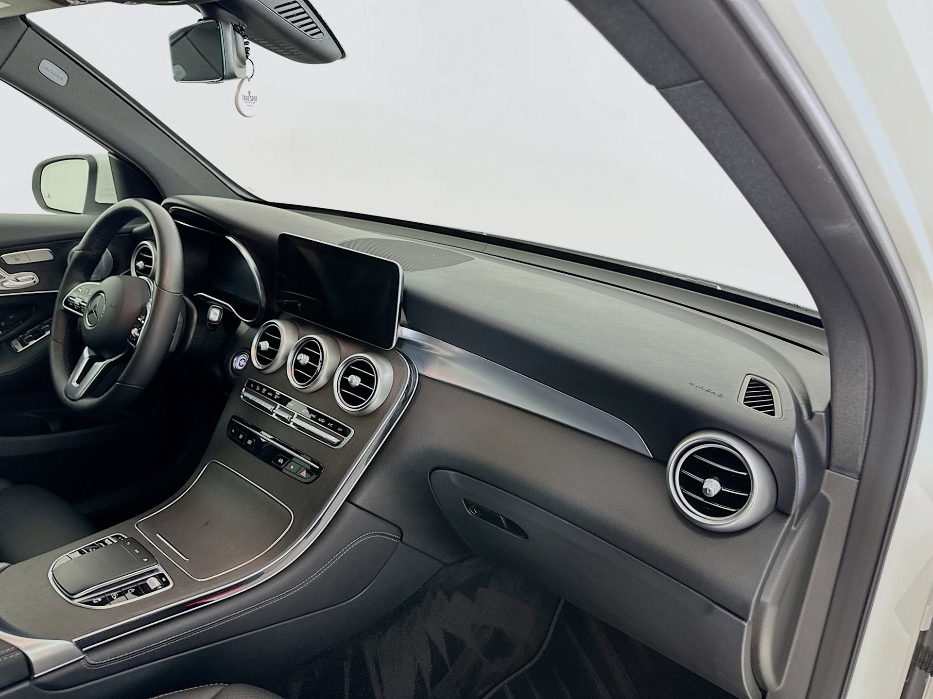 Certified 2021 Mercedes-Benz GLC 300 4MATIC image 31