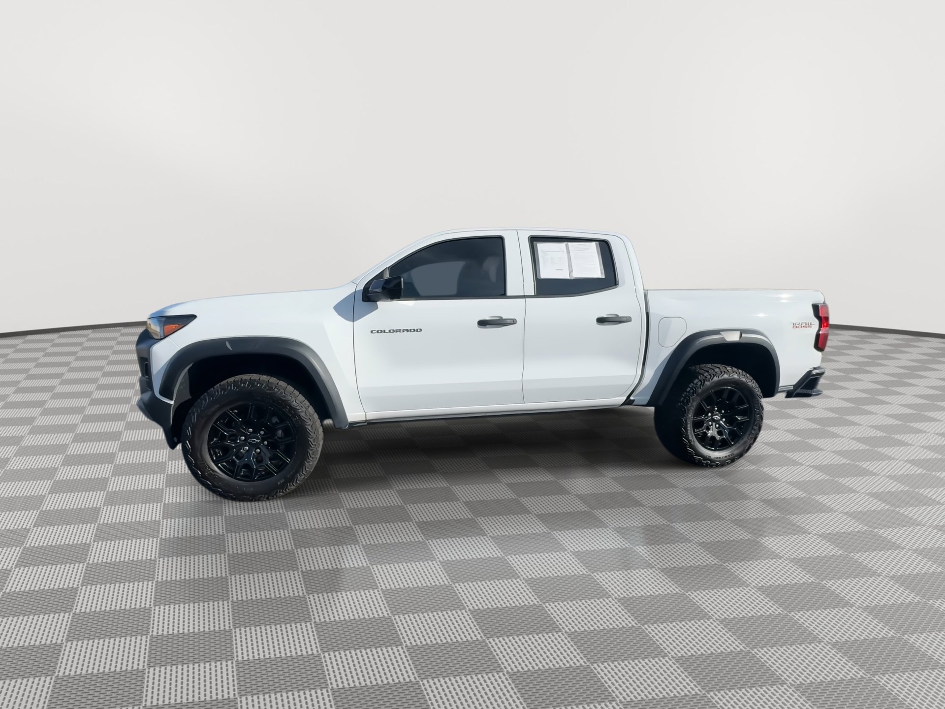 Used 2023 Chevrolet Colorado Trail Boss w/ Technology Package image 5
