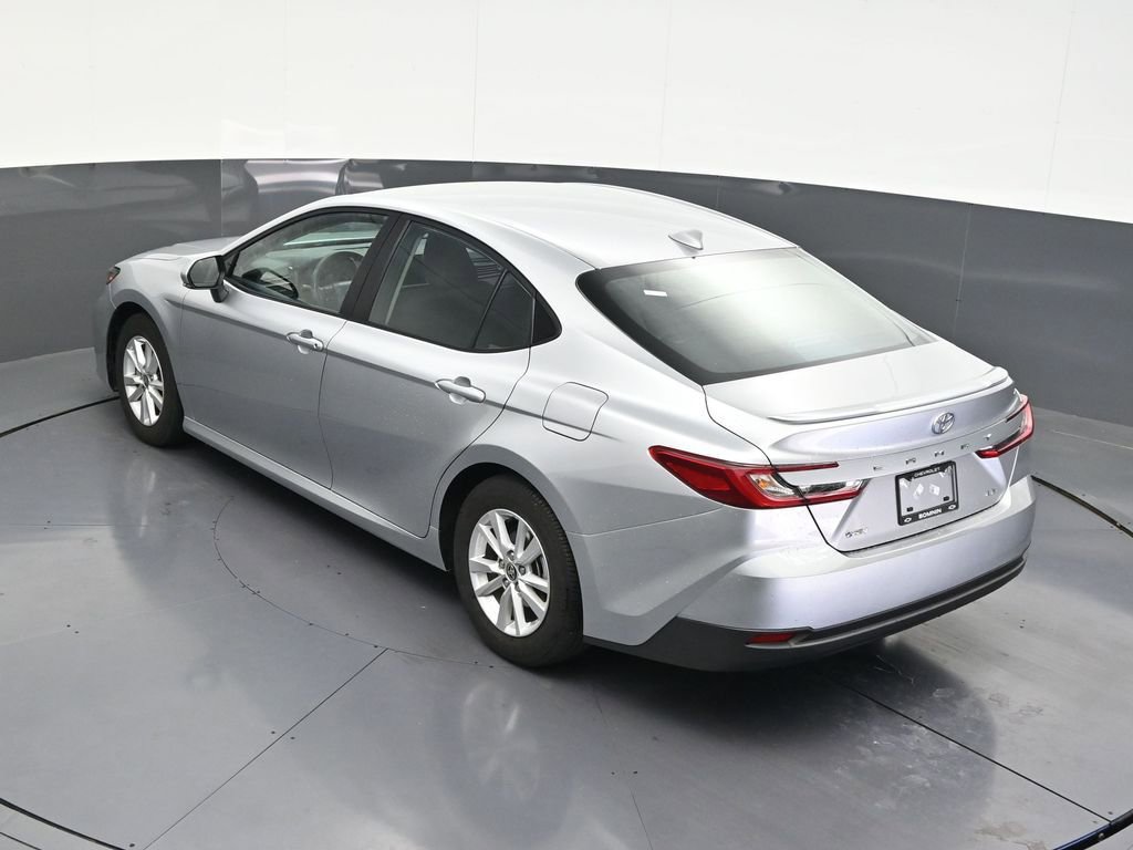 Used 2025 Toyota Camry LE w/ Convenience Package FWD image 17