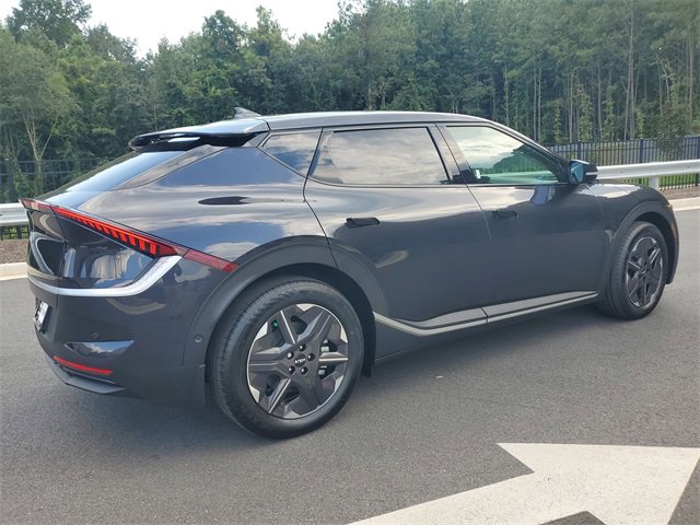 New 2025 Kia EV6 Light w/ Light LR Technology Package image 3