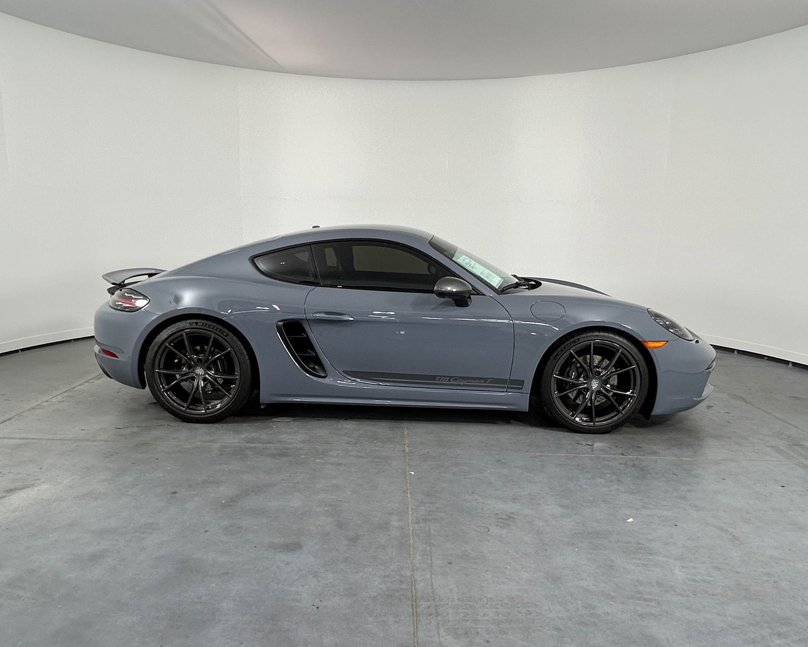 Used 2023 Porsche 718 Cayman image 8