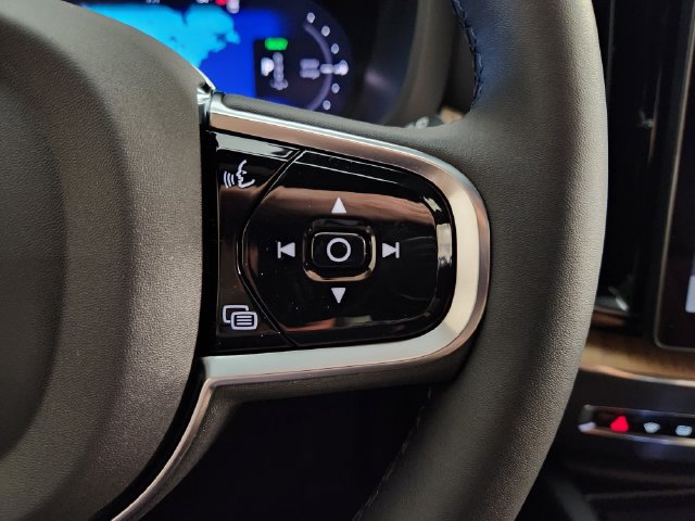 New 2027 Volvo XC60 T8 Plus AWD/4WD image 29