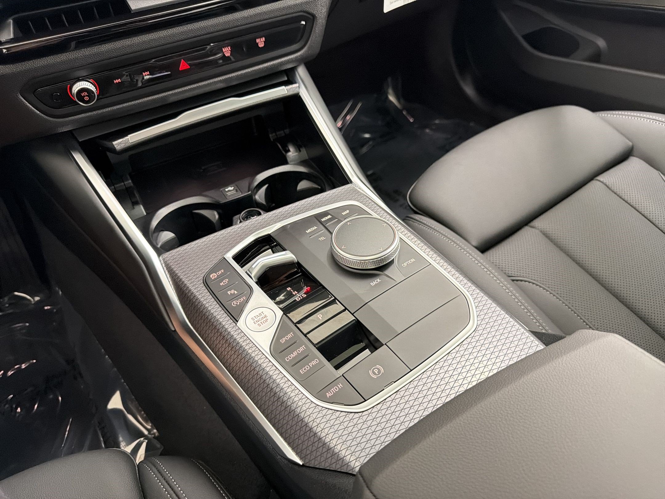 New 2026 BMW 330i Sedan w/ Premium Package RWD image 18