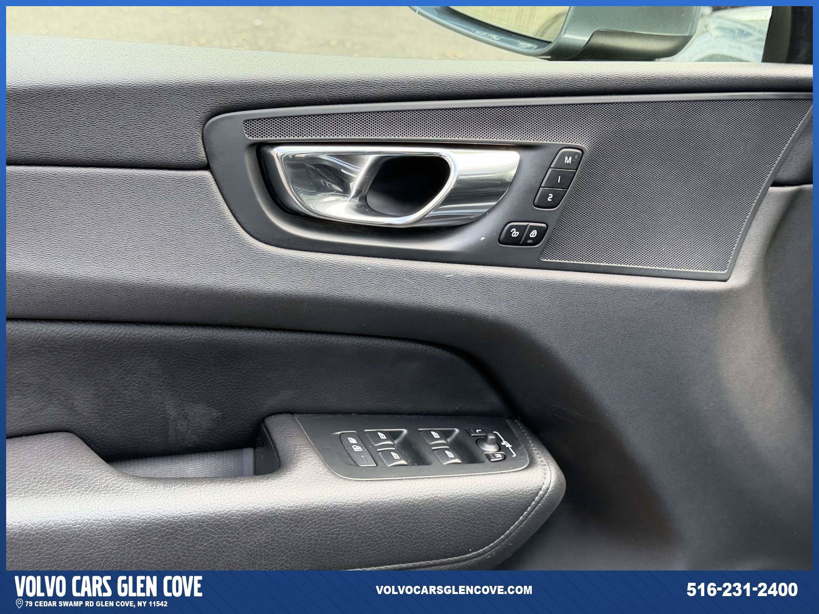 Used 2021 Volvo XC60 T5 Momentum AWD/4WD image 14