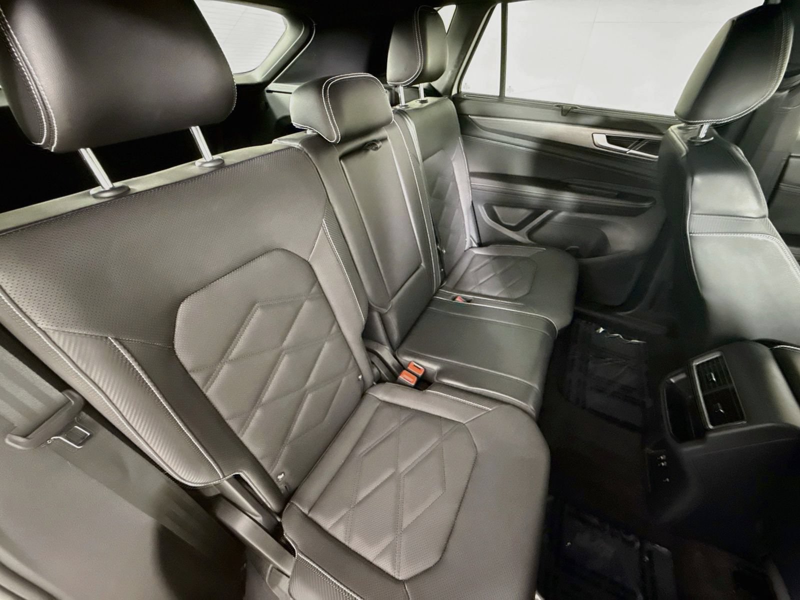 Certified 2024 Volkswagen Atlas Cross Sport SE AWD/4WD image 25