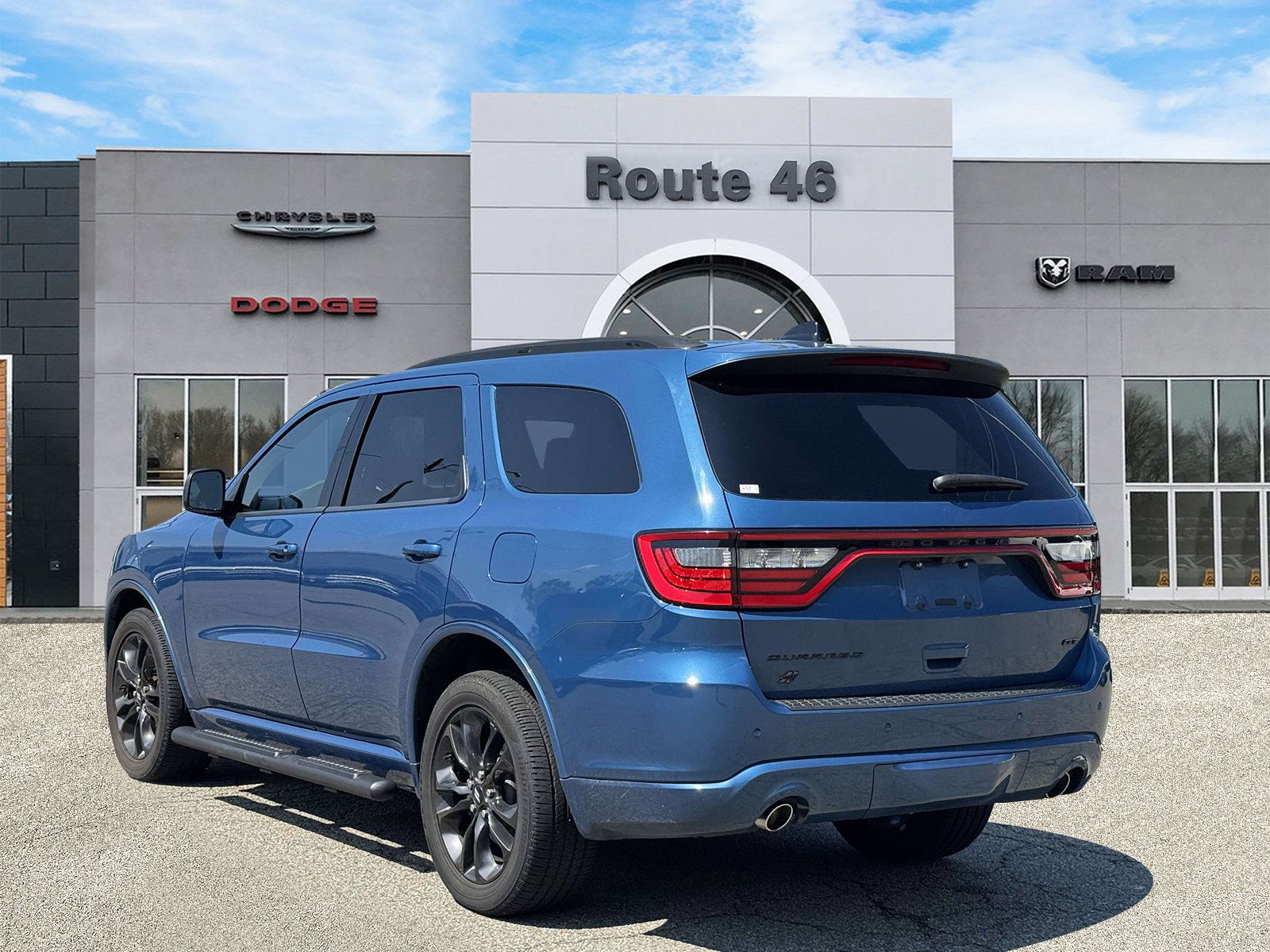 Used 2025 Dodge Durango GT w/ Blacktop Package AWD/4WD image 4