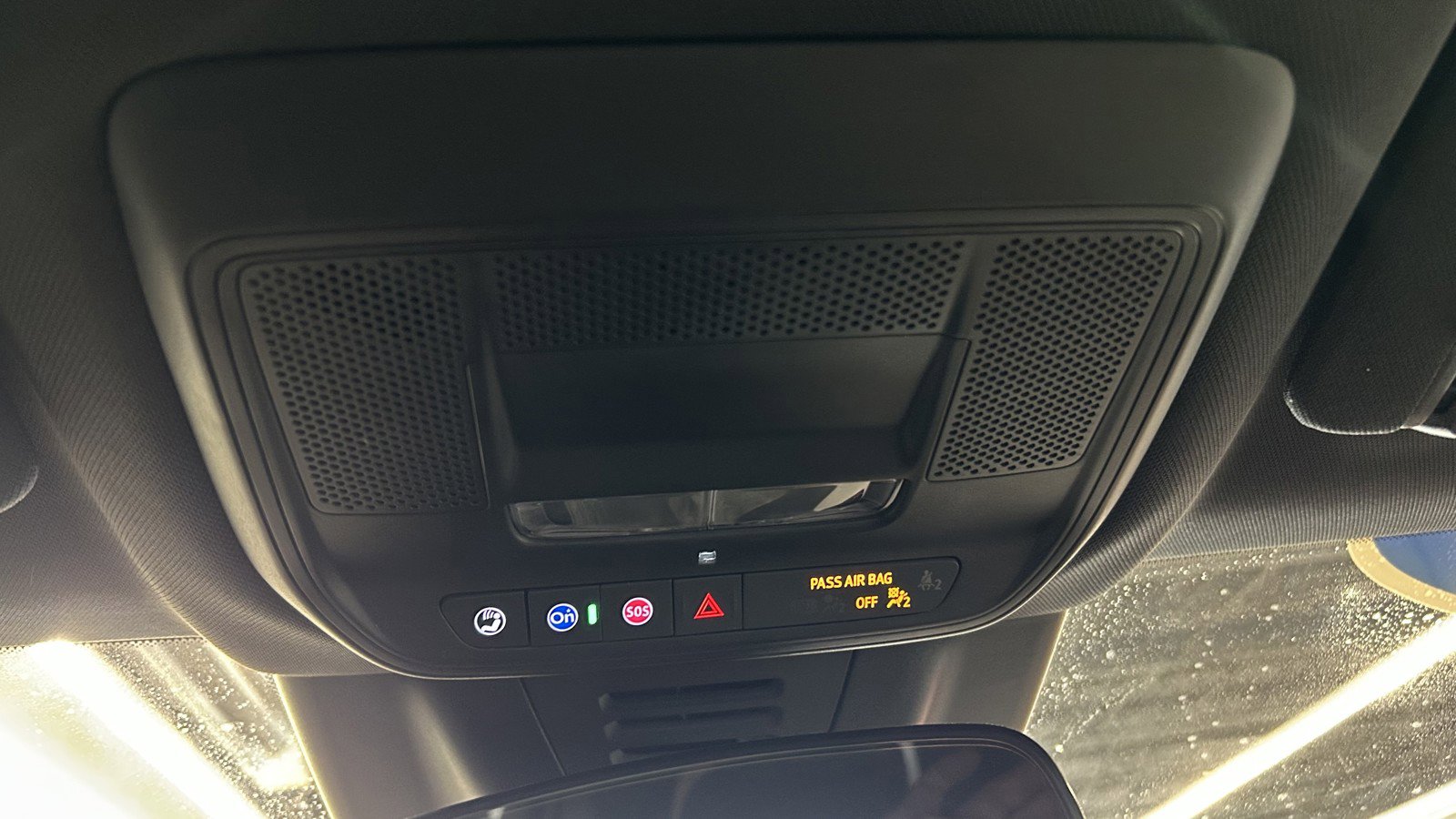 Used 2025 Chevrolet Equinox EV LT w/ Comfort Package image 38