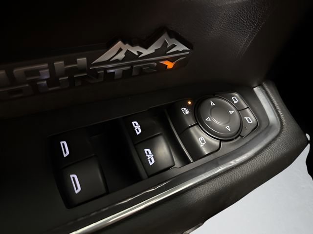 Used 2024 Chevrolet Silverado 1500 High Country w/ Technology Package image 22