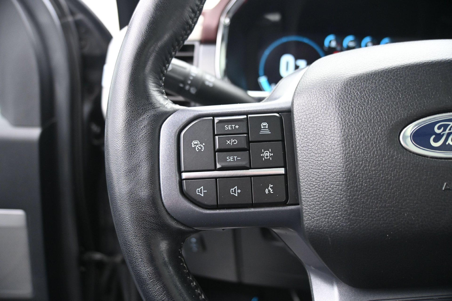 Used 2023 Ford F150 Lariat w/ Equipment Group 502A High AWD/4WD image 23
