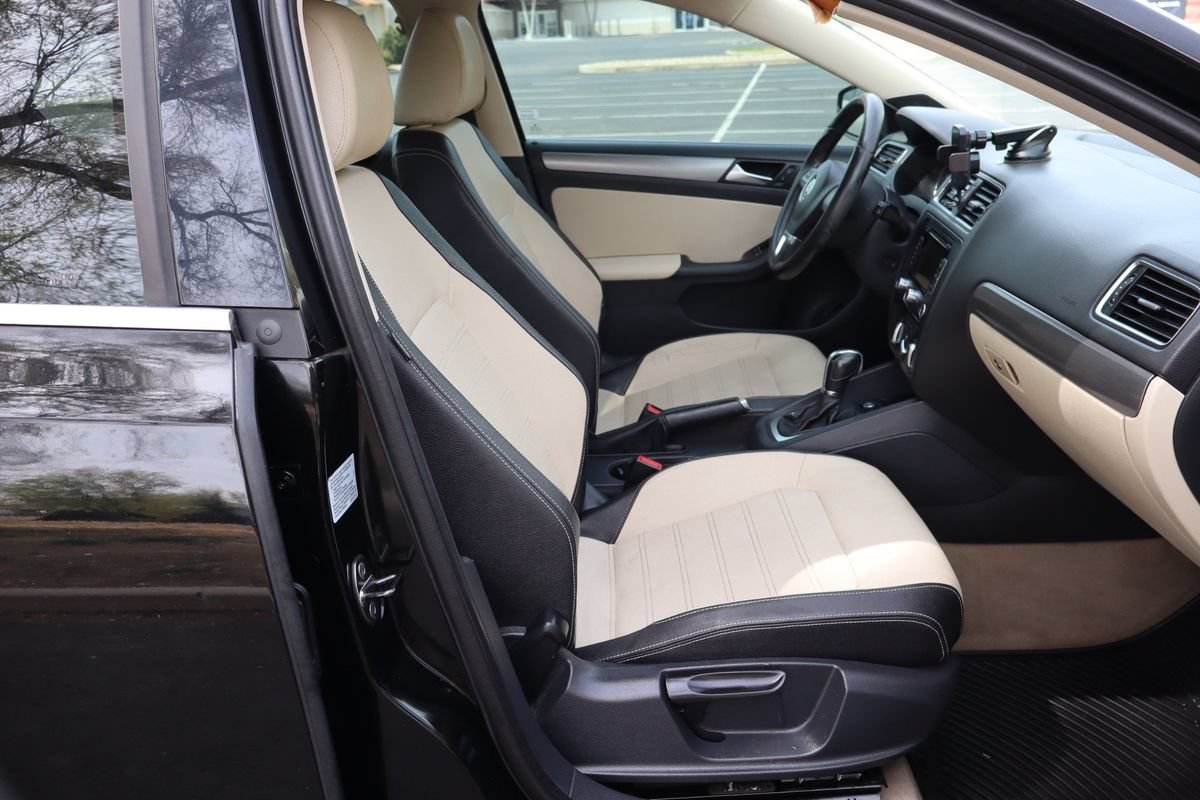 Used 2012 Volkswagen Jetta SEL FWD image 22