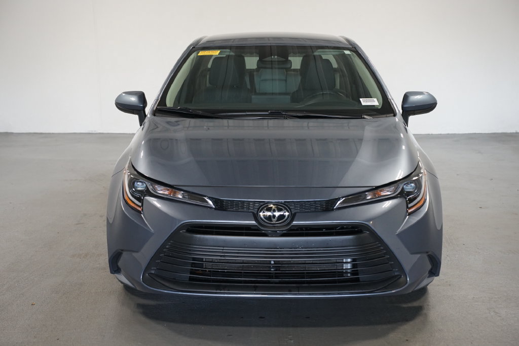 Certified 2025 Toyota Corolla LE FWD image 2