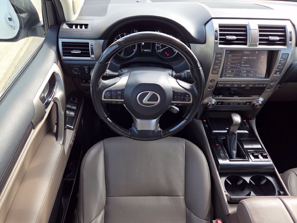 Used 2020 Lexus GX 460 Premium w/ Premium Package AWD/4WD image 4
