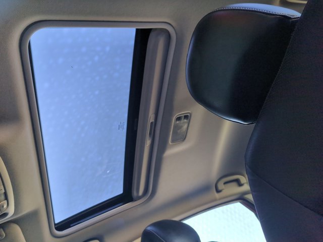 Used 2014 Nissan Sentra SL w/ Premium Package image 16