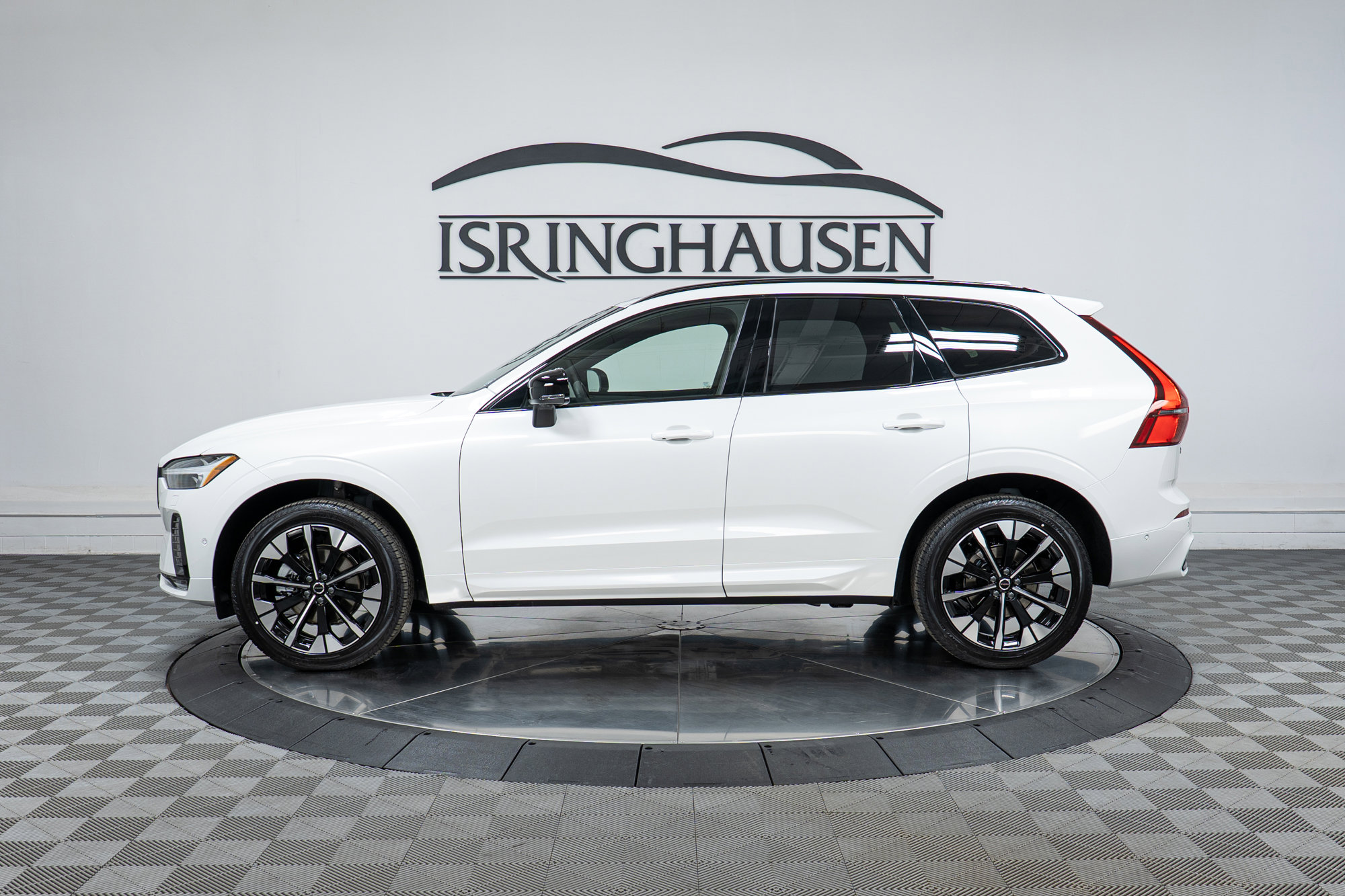 New 2026 Volvo XC60 B5 Plus w/ Climate Package image 8