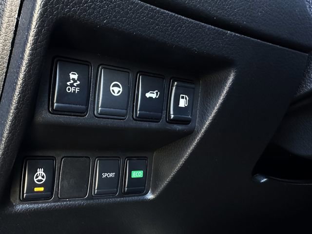 Used 2020 Nissan Rogue SV w/ Premium Package image 14