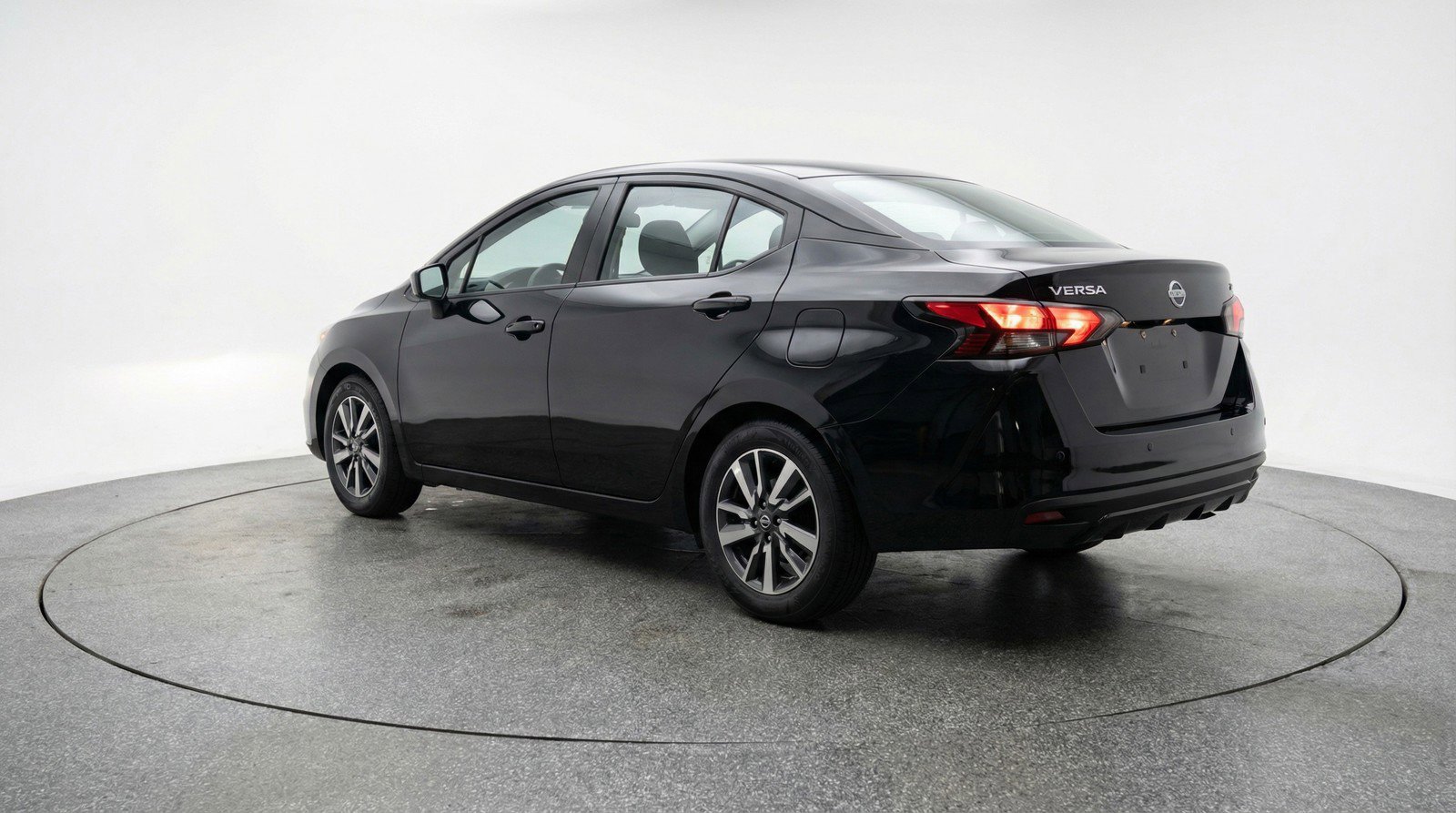 Used 2025 Nissan Versa SV FWD image 6