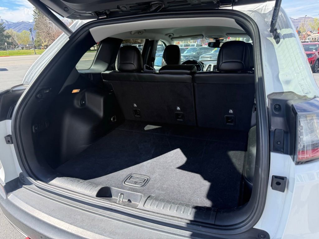 Used 2019 Jeep Cherokee Trailhawk w/ Comfort/Convenience Group image 19