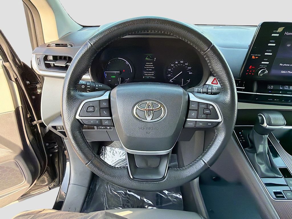 Used 2023 Toyota Sienna XLE image 39