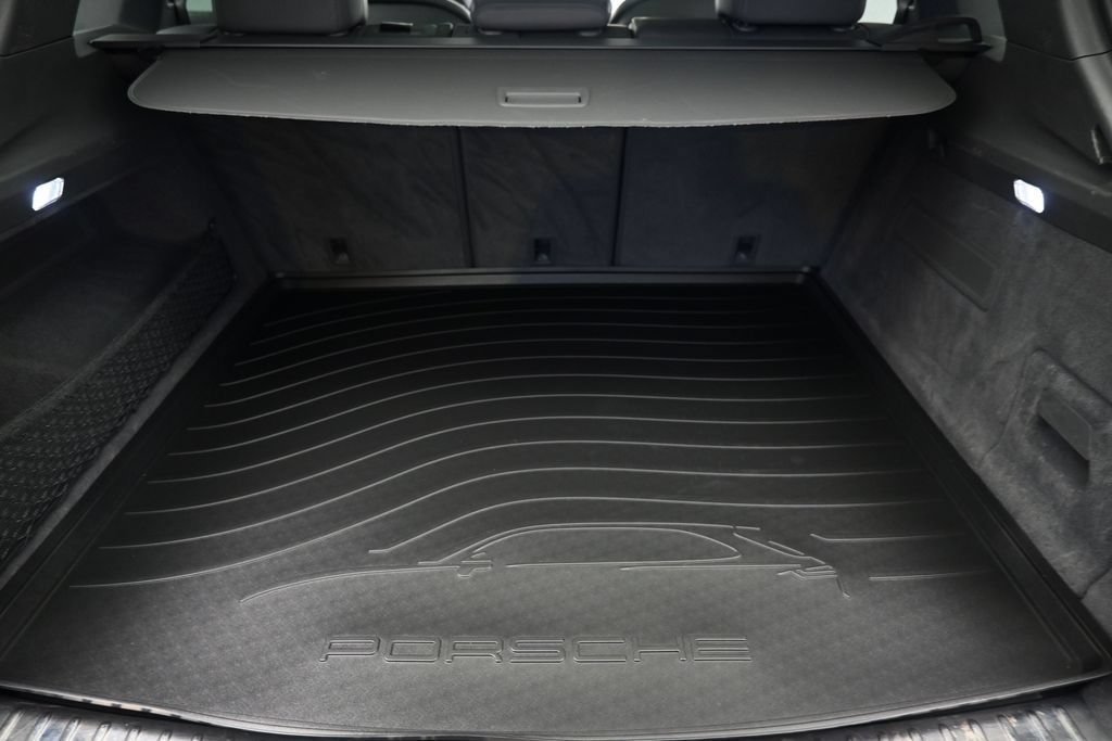 Certified 2020 Porsche Cayenne AWD/4WD image 31