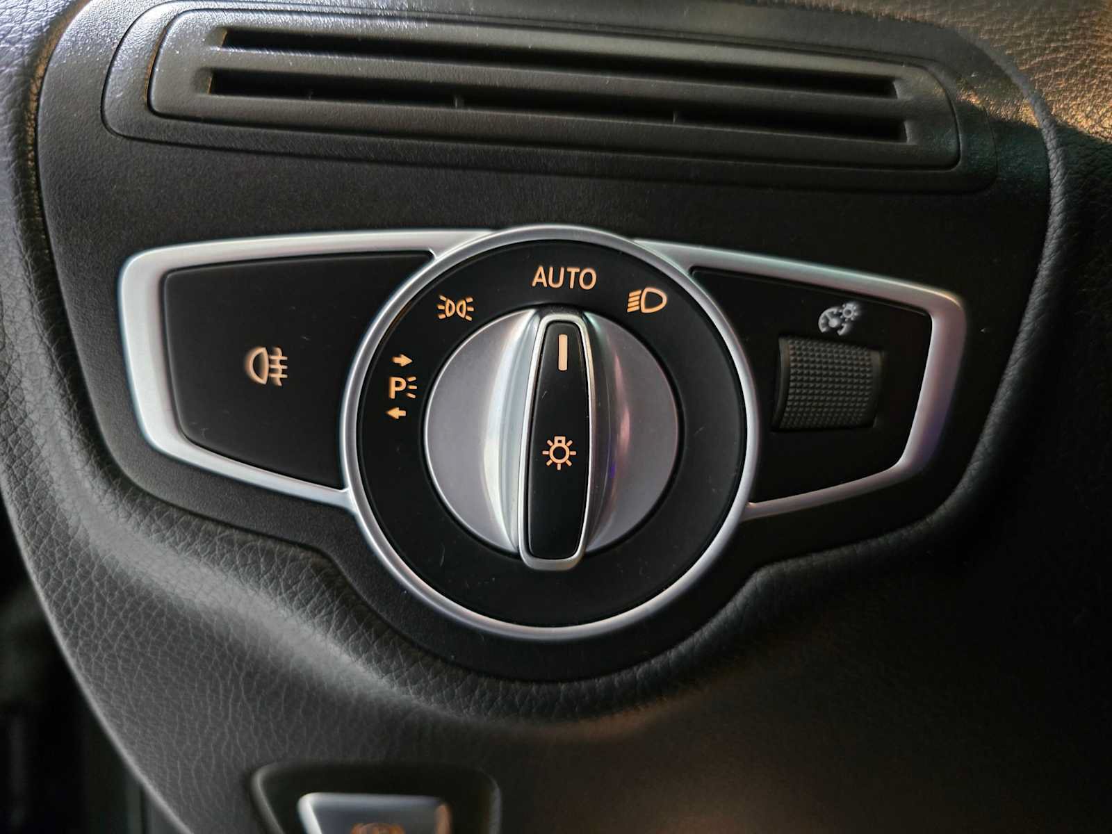 Certified 2021 Mercedes-Benz GLC 300 4MATIC image 30