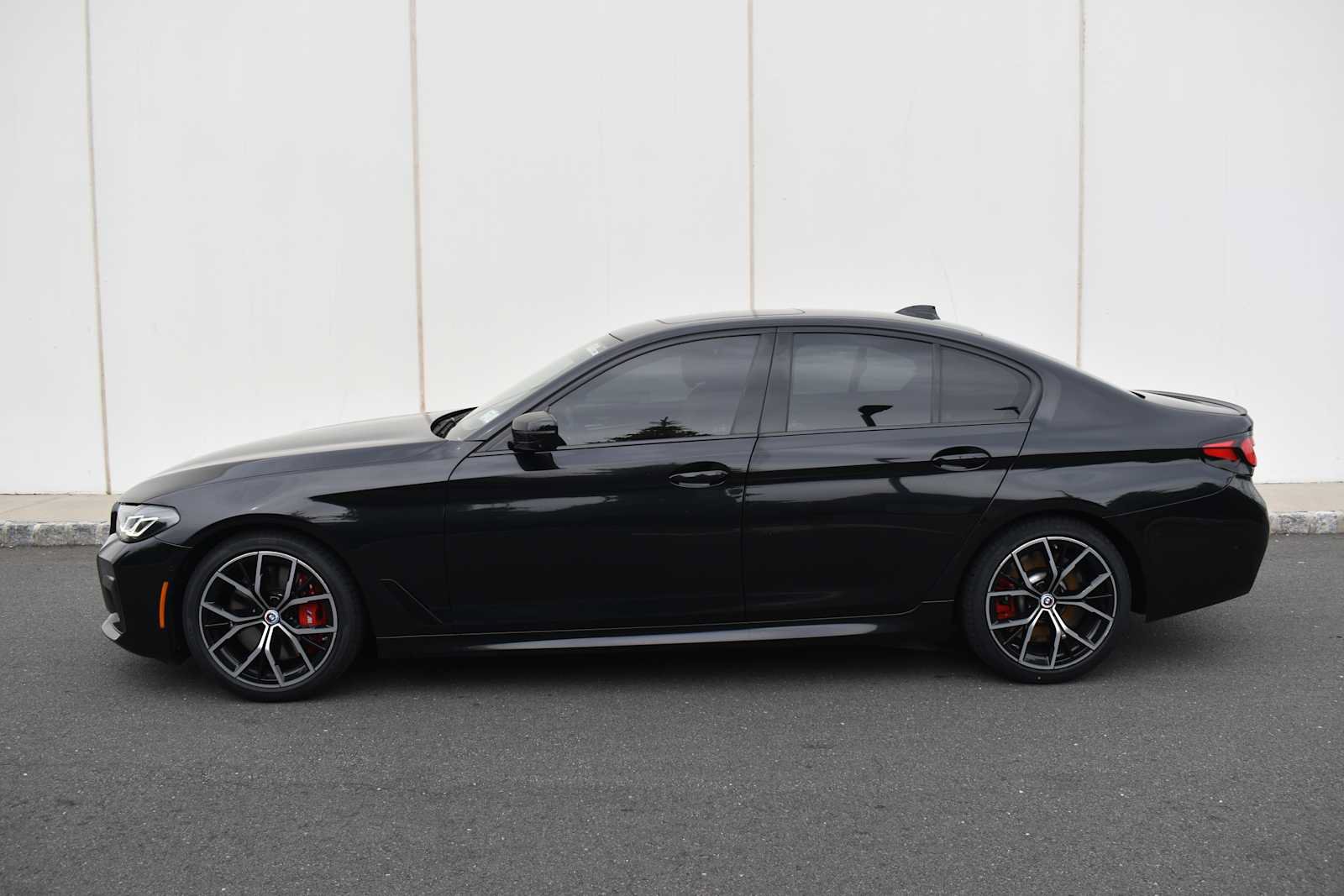 Used 2023 BMW M550i xDrive w/ Executive Package AWD/4WD image 21