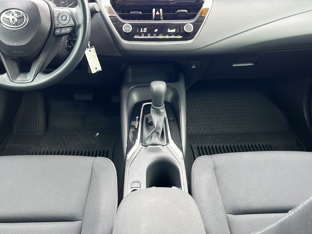 Used 2025 Toyota Corolla LE FWD image 17