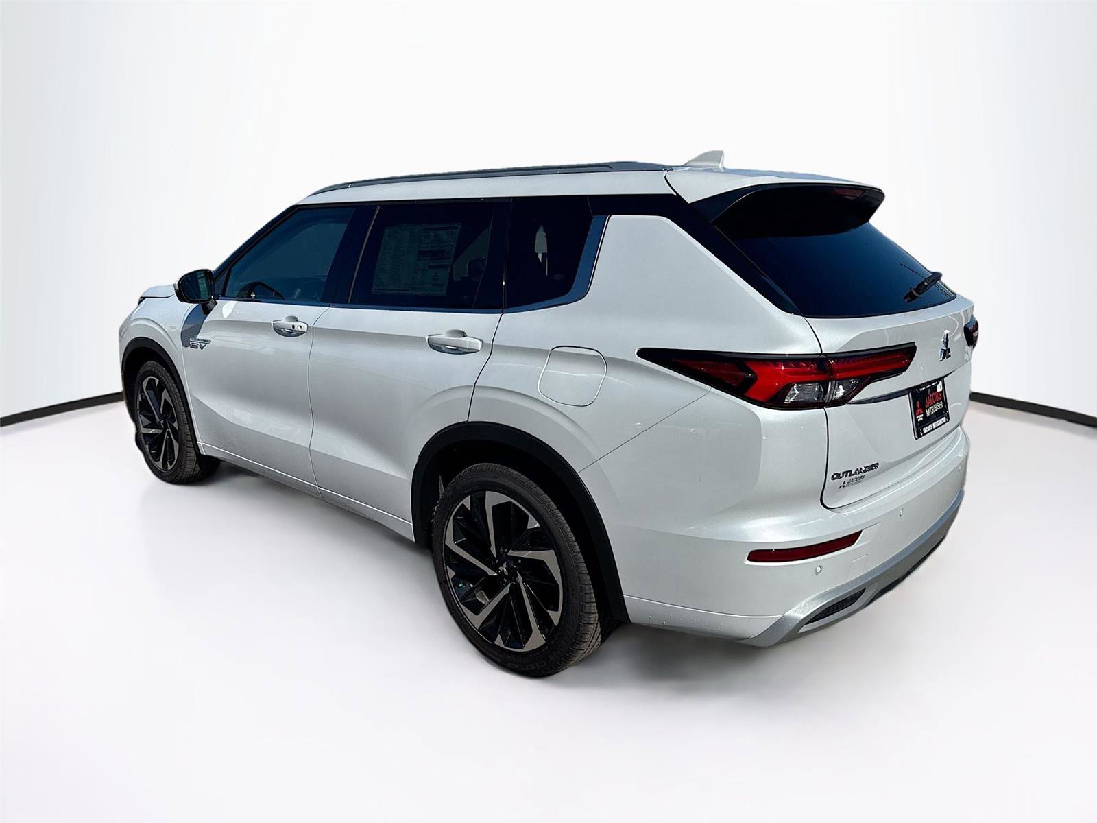 New 2025 Mitsubishi Outlander SEL image 5