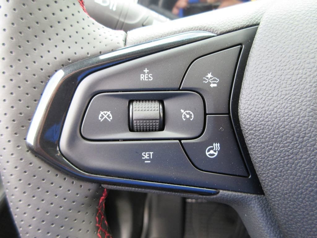 New 2026 Chevrolet Trax RS w/ Sunroof Package FWD image 25