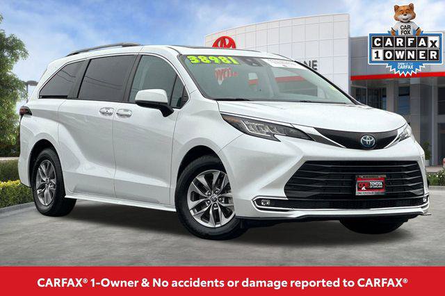 Certified 2023 Toyota Sienna XLE image 2