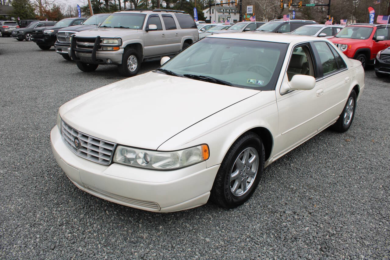 Used 2001 Cadillac Seville SLS w/ Premium Luxury Pkg FWD image 2