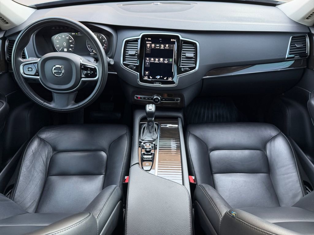 Used 2018 Volvo XC90 T5 Momentum w/ Convenience Package AWD/4WD image 16