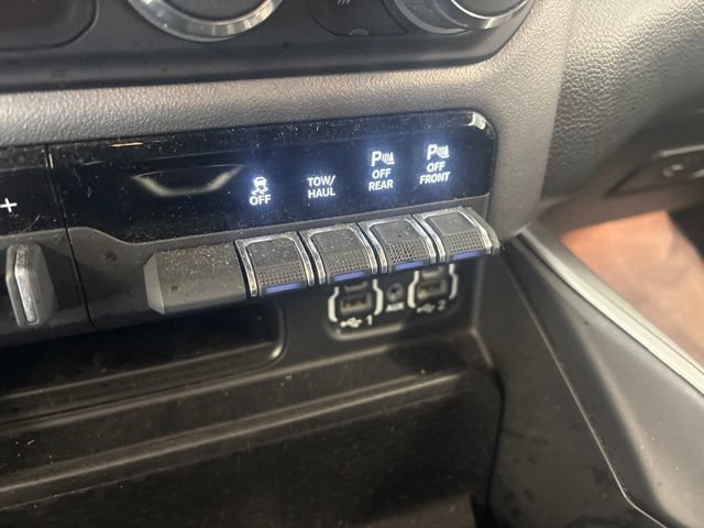 Used 2021 RAM 1500 Big Horn AWD/4WD image 40