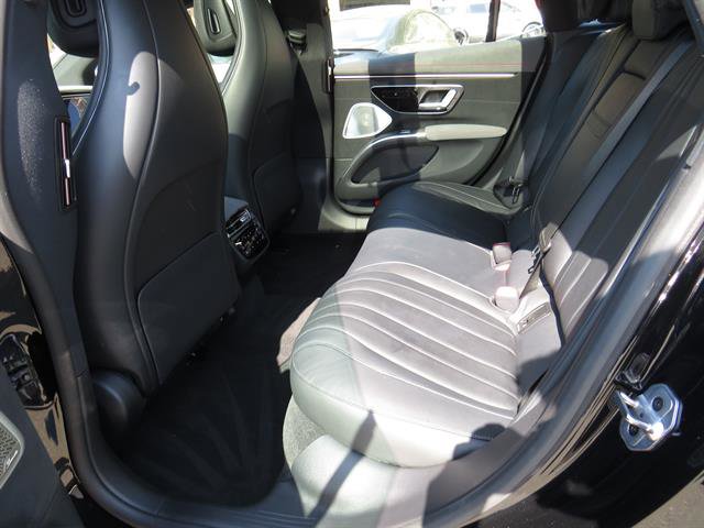 Used 2022 Mercedes-Benz EQS 580 4MATIC Sedan w/ Exclusive Trim Package image 27