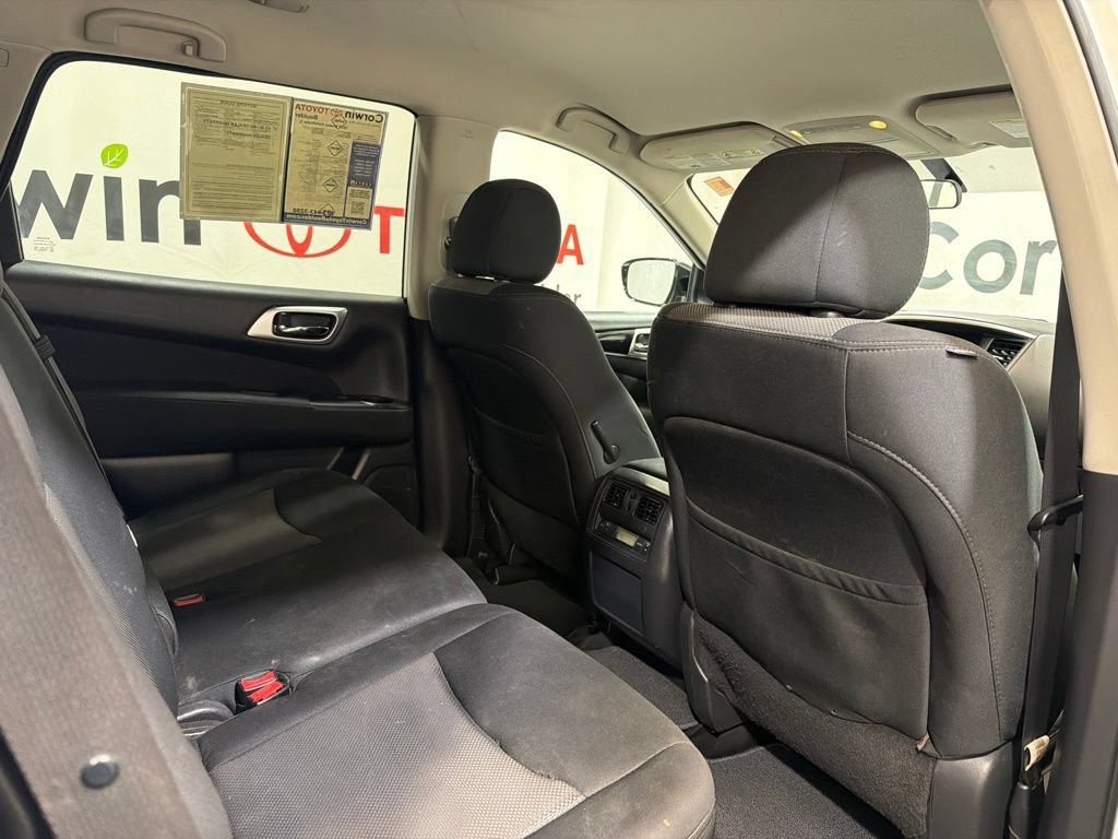 Used 2017 Nissan Pathfinder S AWD/4WD image 14
