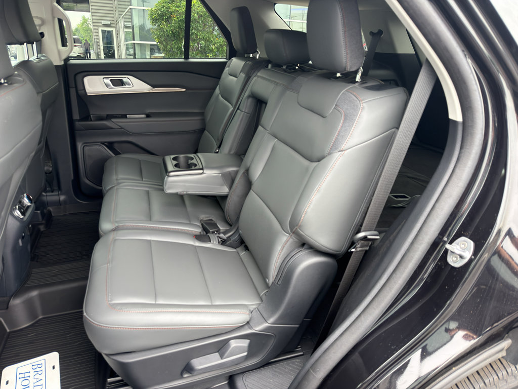 Used 2025 Ford Explorer Active w/ Active Comfort Package AWD/4WD image 16