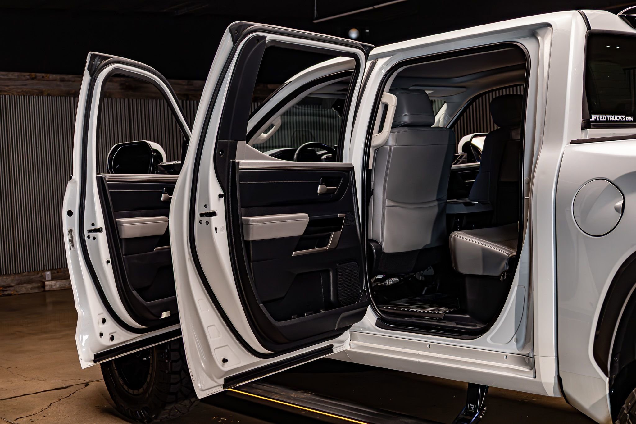 Used 2022 Toyota Tundra Limited w/ Power Package image 26