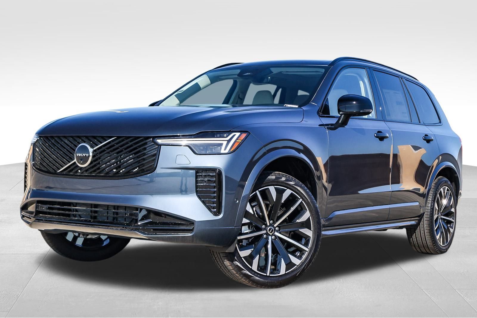 New 2026 Volvo XC90 B6 Ultra w/ Protection Package image 1