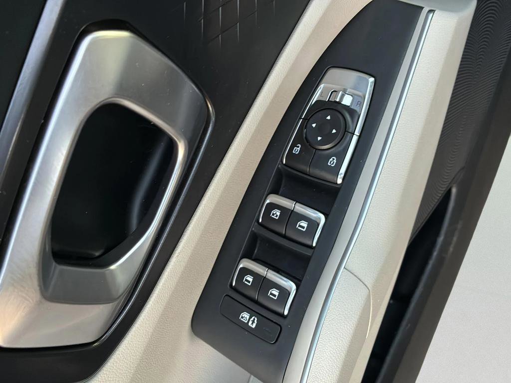 Used 2024 Kia Sorento EX w/ Panoramic Sunroof Package FWD image 21