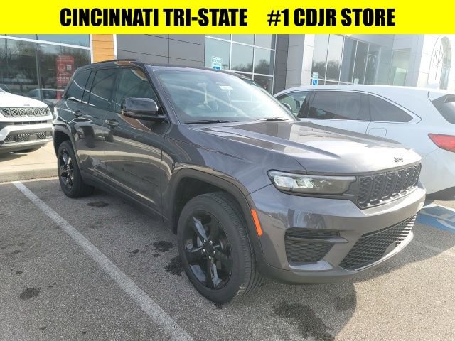 Used 2023 Jeep Grand Cherokee Altitude