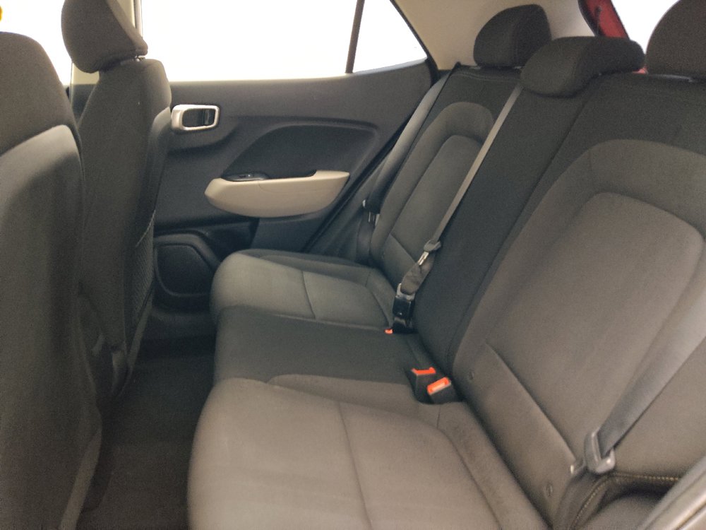 Used 2020 Hyundai Venue SEL FWD image 18