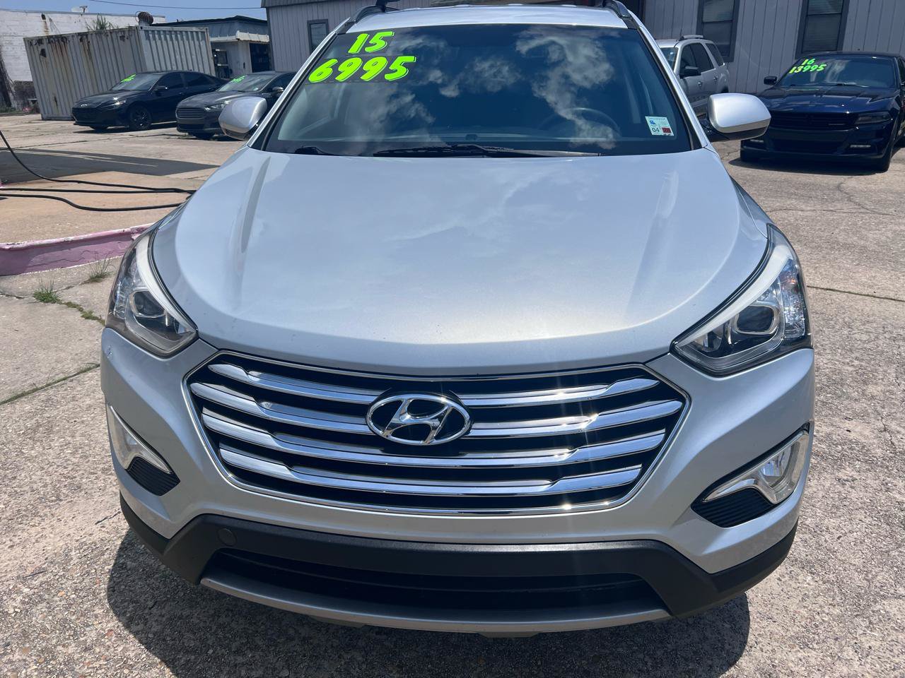 Used 2015 Hyundai Santa Fe GLS FWD image 2
