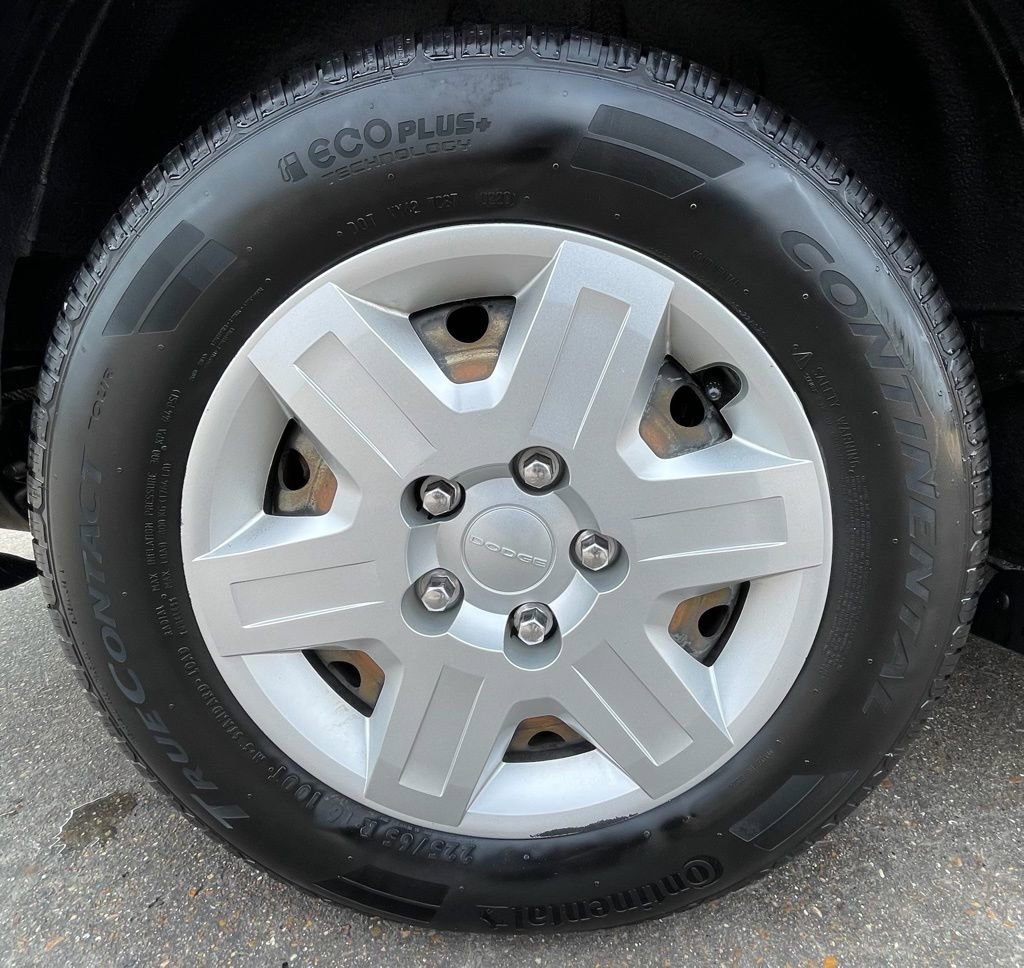 Used 2013 Dodge Grand Caravan SE FWD image 17