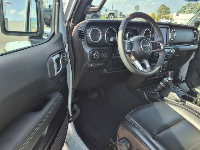 Used 2023 Jeep Wrangler Unlimited Sahara w/ Cold Weather Group AWD/4WD image 7