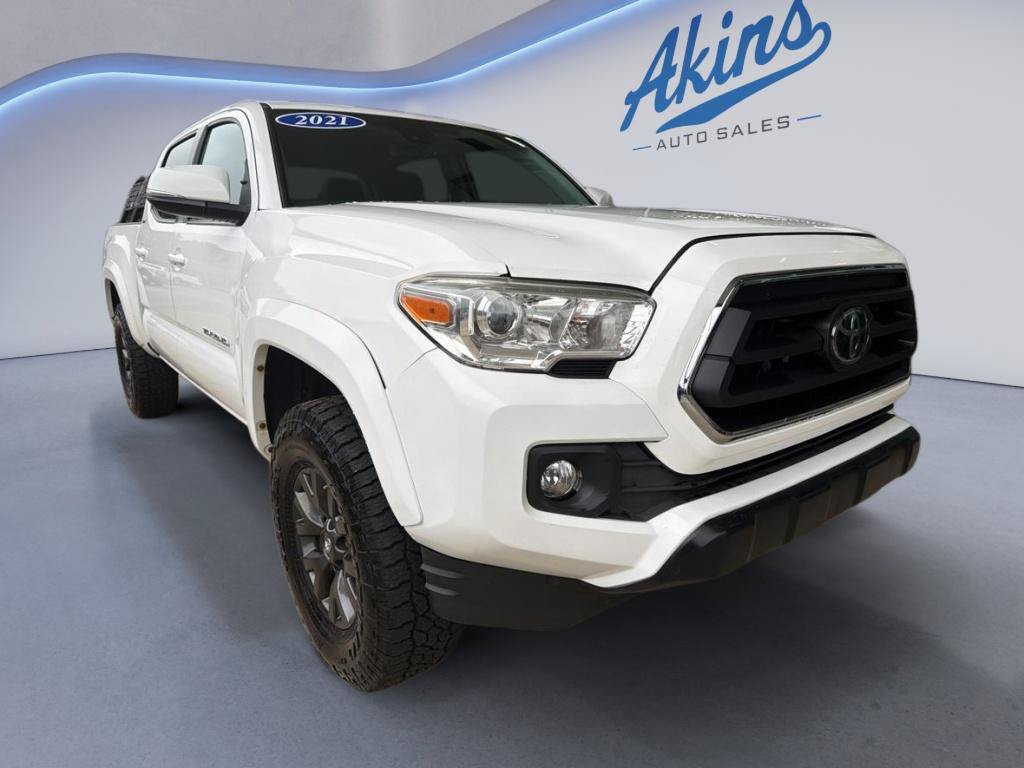 Used 2021 Toyota Tacoma SR5 w/ Technology Package AWD/4WD image 1