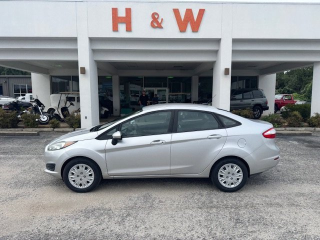 Used 2017 Ford Fiesta S image 1