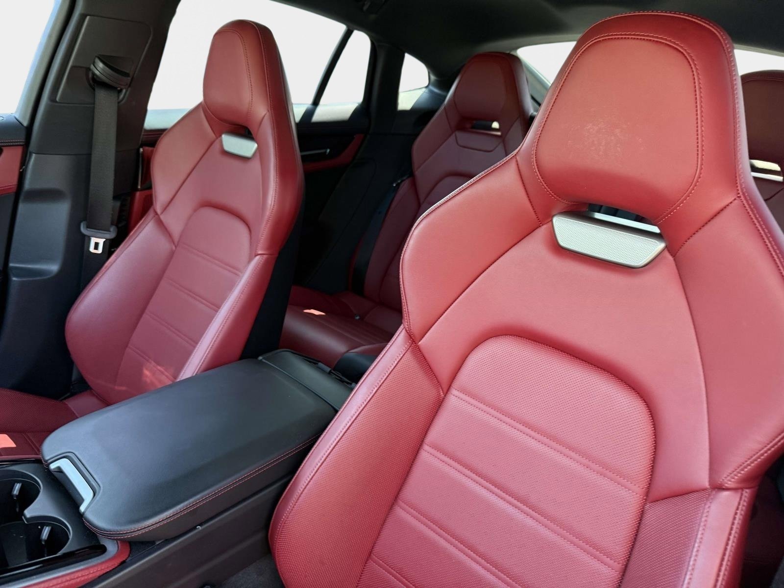 Used 2024 Porsche Panamera image 38